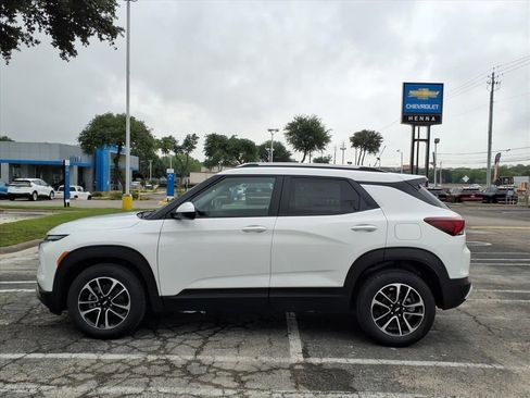 New 2026 Chevrolet TrailBlazer LT w/ LT Cold Weather Package FWD image 6