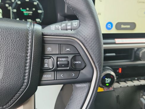 New 2025 Toyota 4Runner Limited image 15