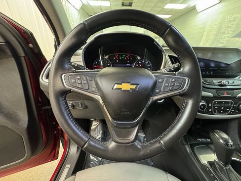 Used 2020 Chevrolet Equinox Premier image 34