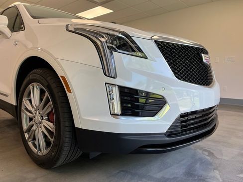 Certified 2025 Cadillac XT5 Sportv AWD/4WD image 6