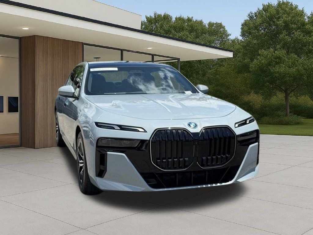 Used 2026 BMW 750e xDrive AWD/4WD image 5