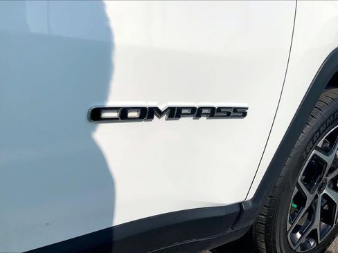 Used 2025 Jeep Compass Limited AWD/4WD image 31