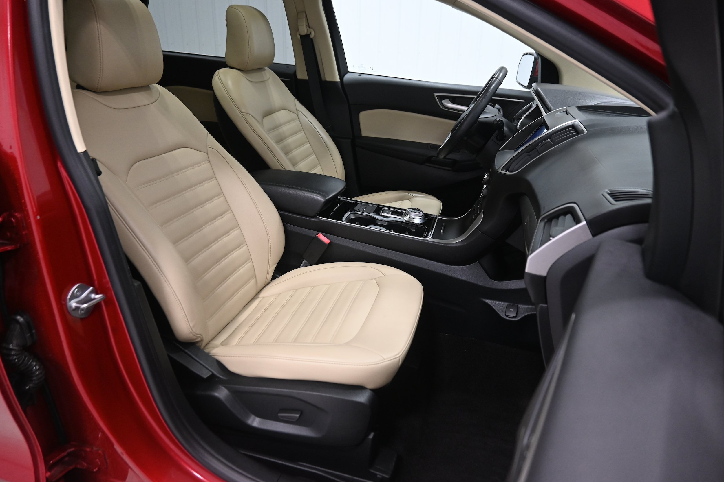Used 2020 Ford Edge SEL w/ Cold Weather Package AWD/4WD image 28