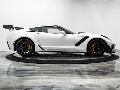 Used 2019 Chevrolet Corvette ZR1 image 25