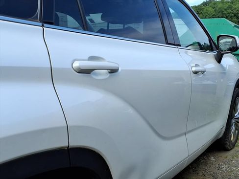 Used 2022 Toyota Highlander Platinum AWD/4WD image 15