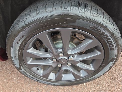 Used 2018 Jeep Grand Cherokee High Altitude AWD/4WD image 11