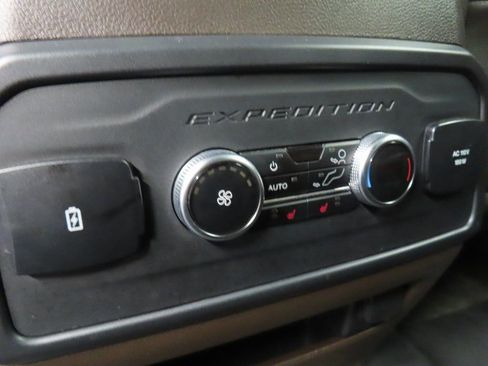 Used 2024 Ford Expedition Max King Ranch image 11