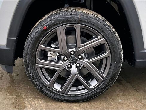 New 2026 Jeep Compass Latitude AWD/4WD image 11