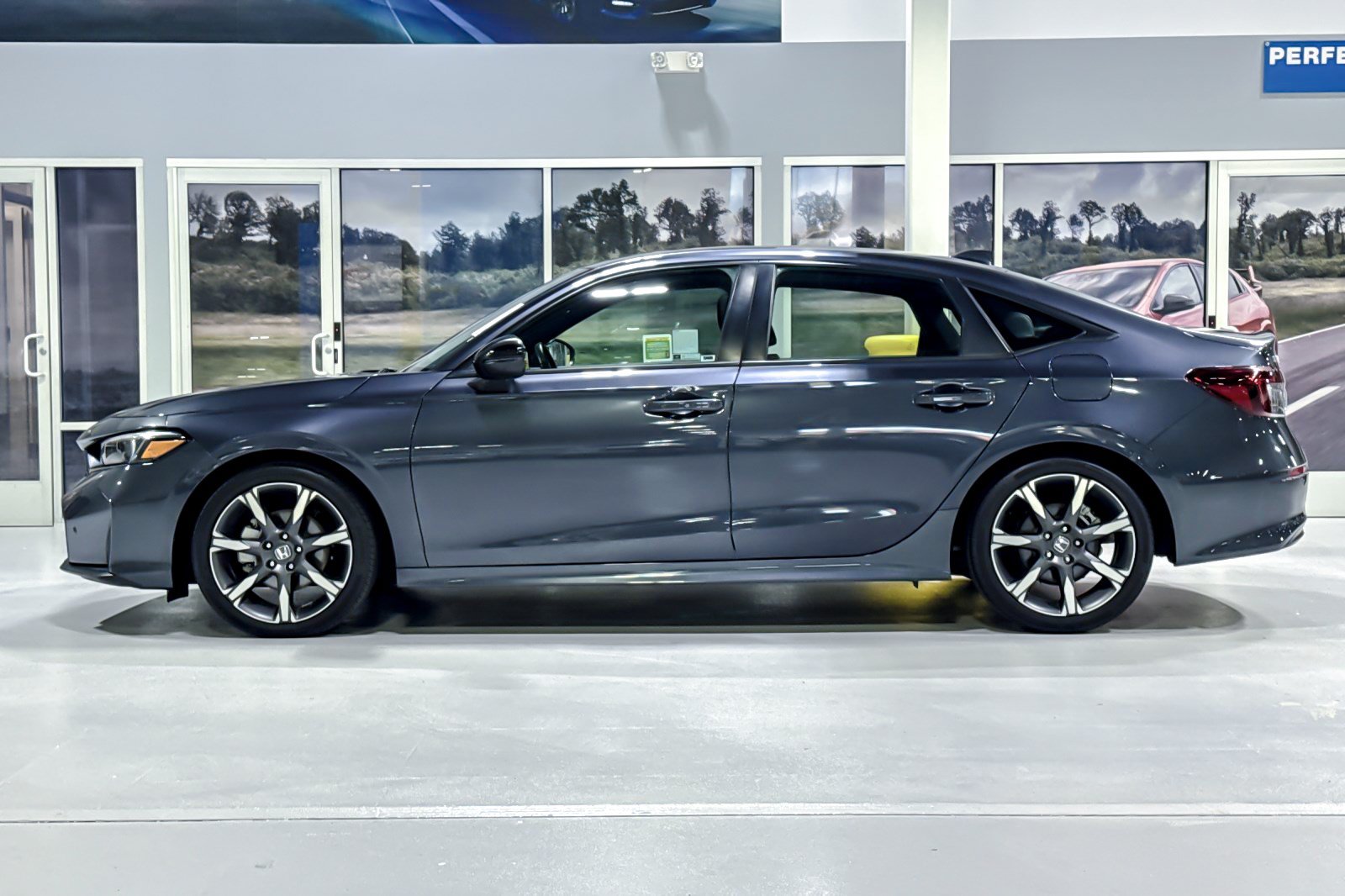 Used 2025 Honda Civic Sport Touring image 2