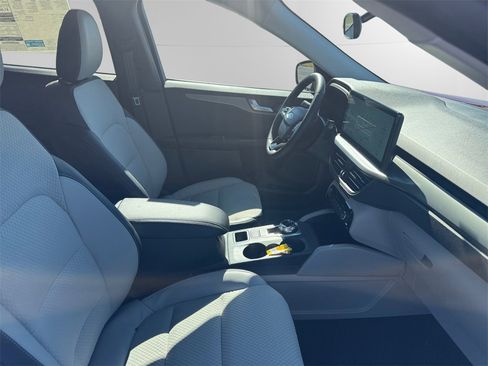 New 2026 Ford Escape SE image 15