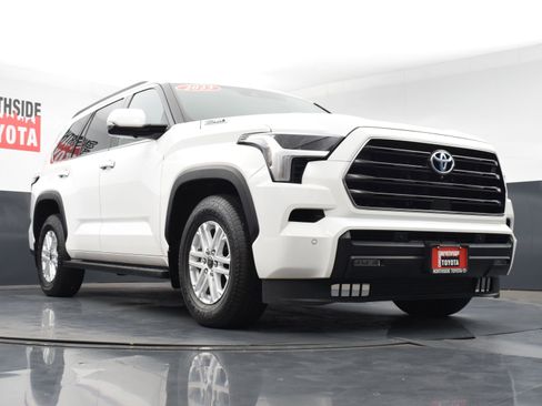 Used 2023 Toyota Sequoia SR5 w/ SR5 Premium Package image 41