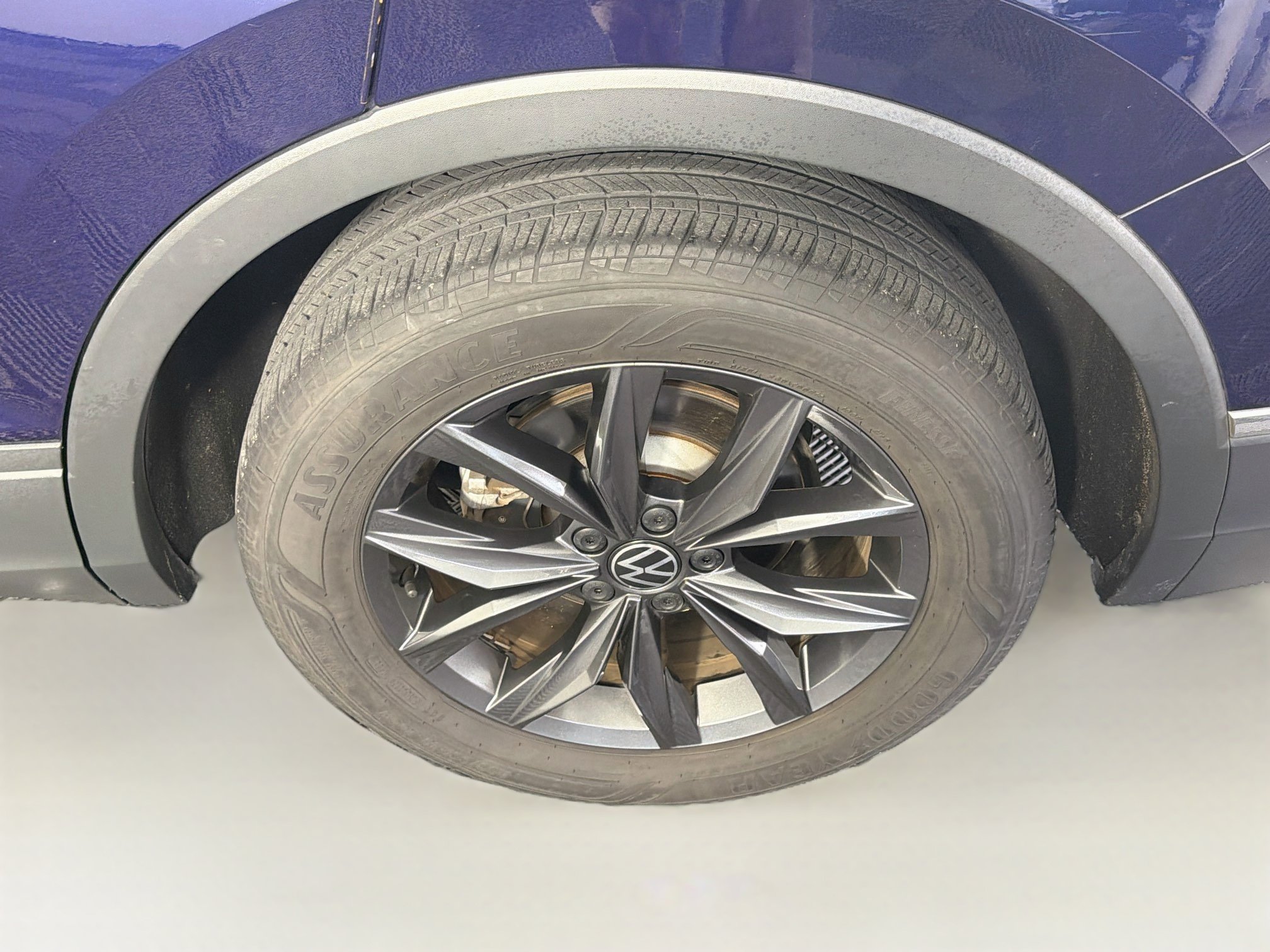 Used 2023 Volkswagen Tiguan SE FWD image 11