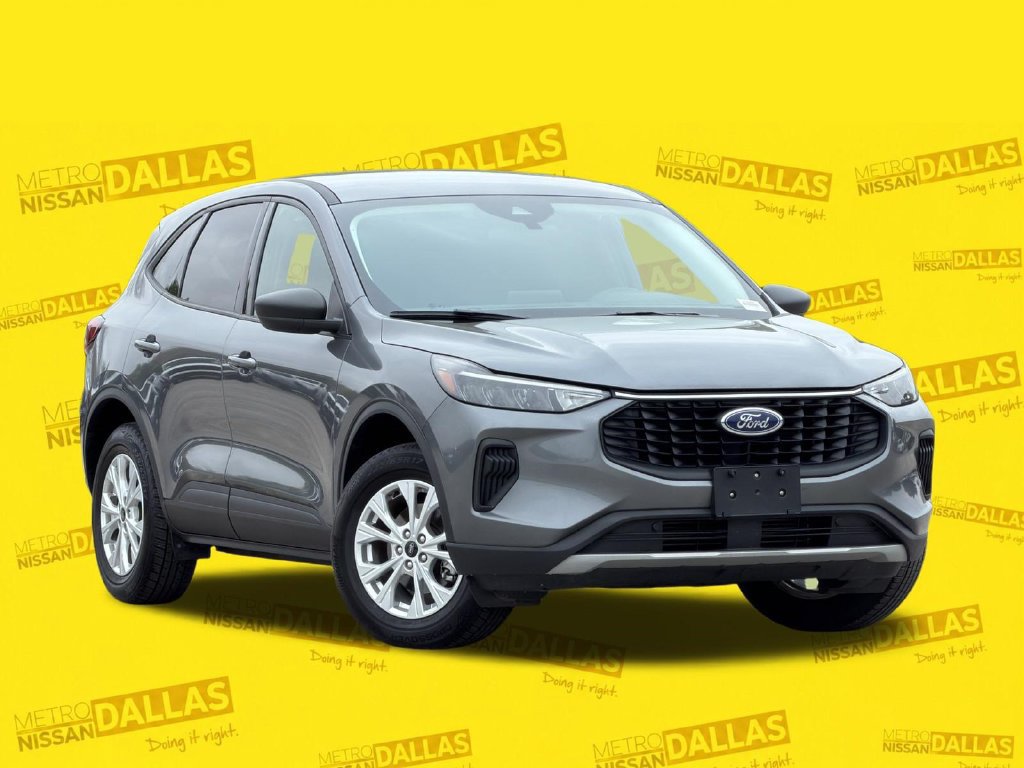 Used 2025 Ford Escape Active AWD/4WD image 2
