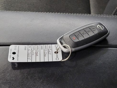 Used 2025 Nissan Rogue SV image 27