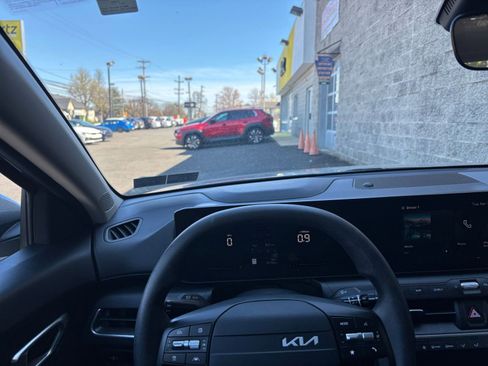 Used 2025 Kia K4 FWD image 35