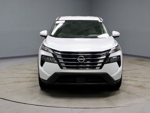 Certified 2025 Nissan Rogue SV image 5