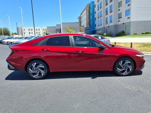 Certified 2025 Hyundai Elantra Sport FWD image 8