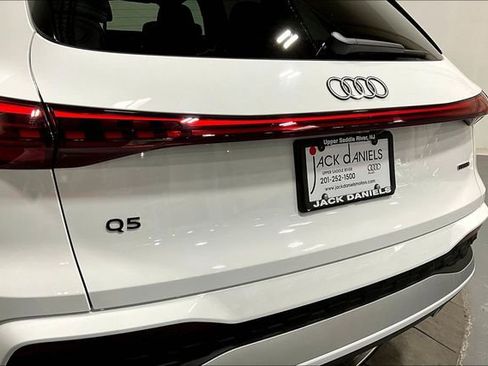 Certified 2025 Audi Q5 Premium w/ Convenience Package AWD/4WD image 32