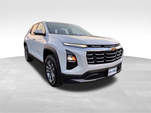 Used 2026 Chevrolet Equinox LT FWD image 1