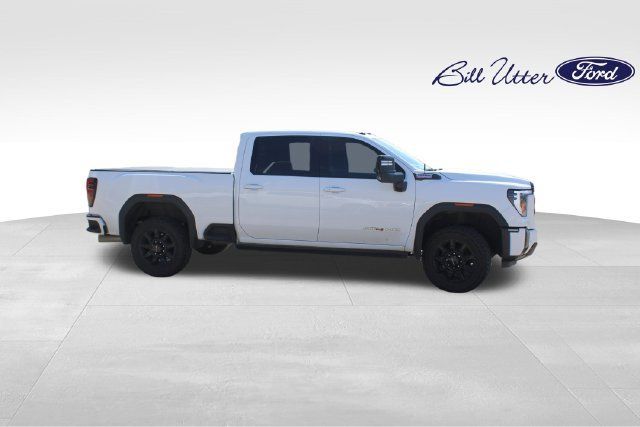 Used 2024 GMC Sierra 2500 AT4 w/ AT4 Premium Plus Package AWD/4WD image 4