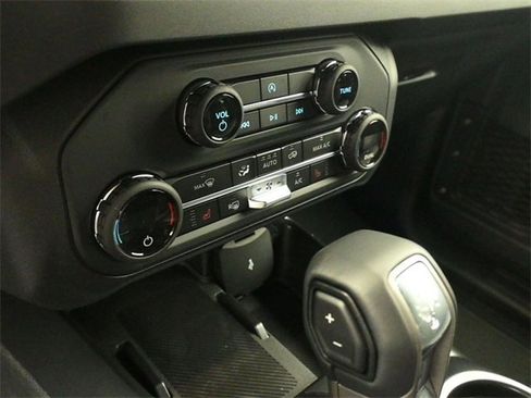 New 2025 Ford Bronco Big Bend image 17