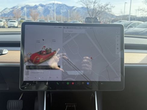 Used 2018 Tesla Model 3 Long Range image 16