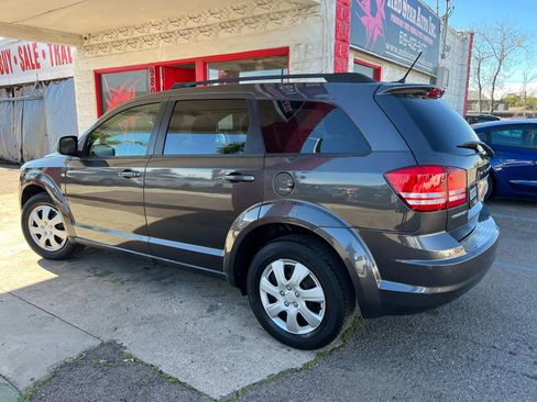 Used 2017 Dodge Journey SE image 32