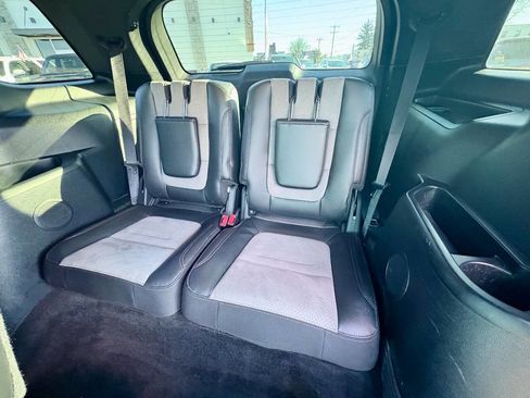 Used 2017 Ford Explorer XLT w/ Equipment Group 202A image 22