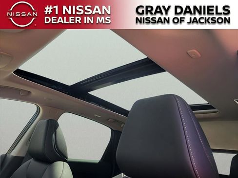 New 2025 Nissan Murano SL image 5