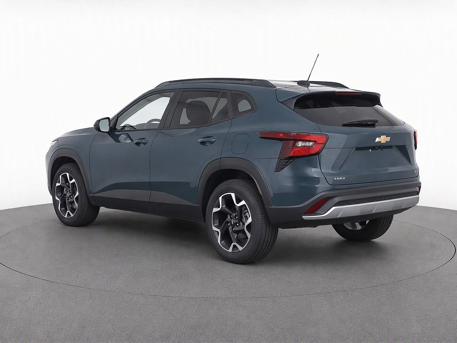 Used 2025 Chevrolet Trax LT w/ Driver Confidence Package FWD image 6