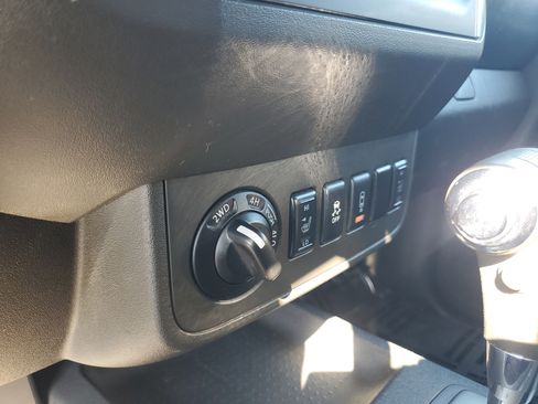 Used 2015 Nissan Frontier SV w/ SV Value Truck Package image 15