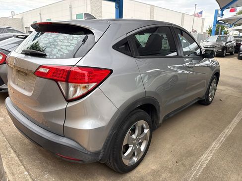 Used 2021 Honda HR-V LX image 7