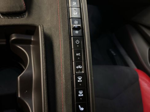 Used 2020 Chevrolet Corvette Stingray Premium Cpe w/ 3LT Preferred Equipment Group image 15