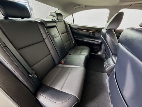 Used 2017 Lexus ES 350 w/ Premium Package FWD image 25