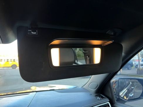 Used 2021 GMC Yukon XL Denali w/ Denali Premium Package image 32