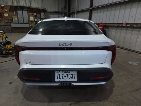 Used 2025 Kia K4 LXS image 8