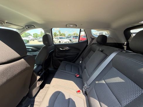 Used 2023 GMC Terrain SLE w/ LPO, Floor Liner Package FWD image 5