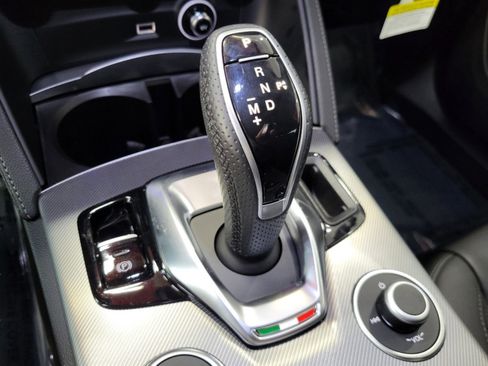 New 2025 Alfa Romeo Stelvio Sprint AWD/4WD image 36