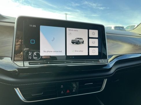 Used 2025 Volkswagen Atlas SE image 39