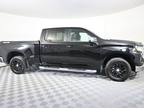 Used 2023 Chevrolet Silverado 1500 LT w/ Leather Package AWD/4WD image 9