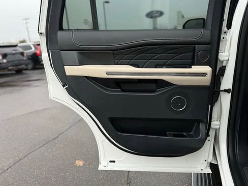 Certified 2022 Ford Expedition Platinum image 18