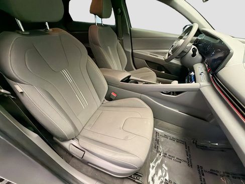 Used 2024 Hyundai Elantra Blue image 15