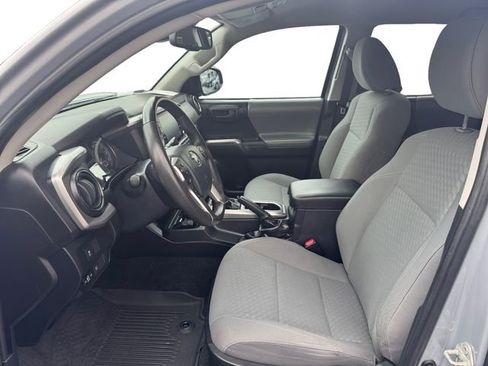 Certified 2020 Toyota Tacoma SR5 image 10