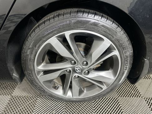 Used 2015 Hyundai Elantra Limited FWD image 31