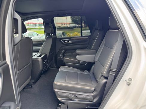Used 2022 Chevrolet Tahoe Premier AWD/4WD image 12