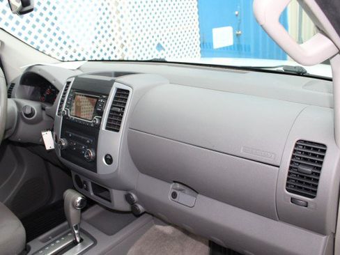 Used 2015 Nissan Frontier SV RWD image 12