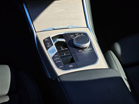 Used 2025 BMW 330i xDrive Sedan image 25