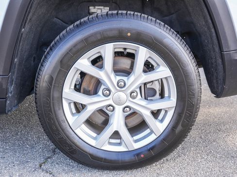 Used 2023 Jeep Grand Cherokee L Limited image 10