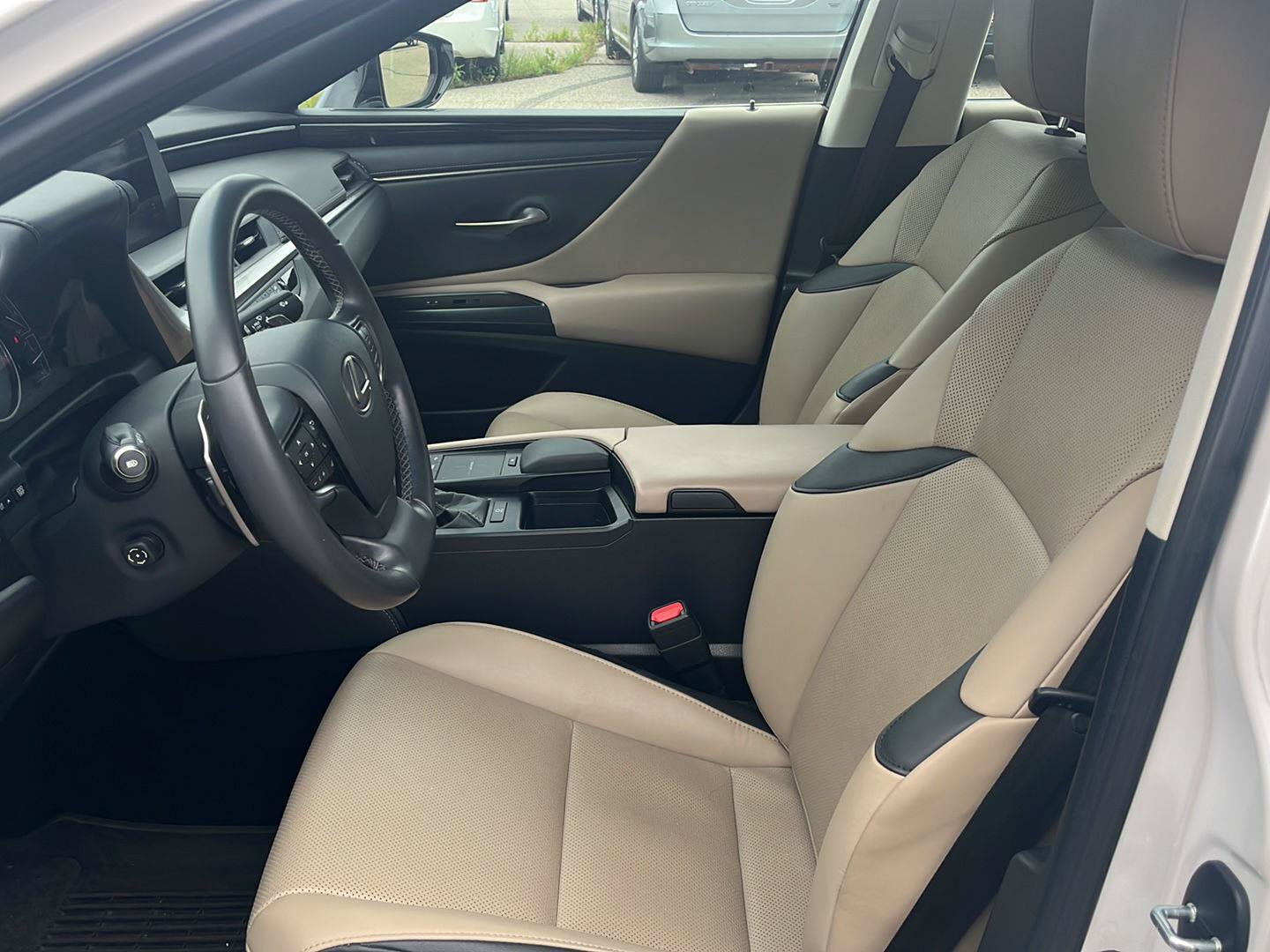 Used 2020 Lexus ES 350 w/ Premium Package FWD image 2