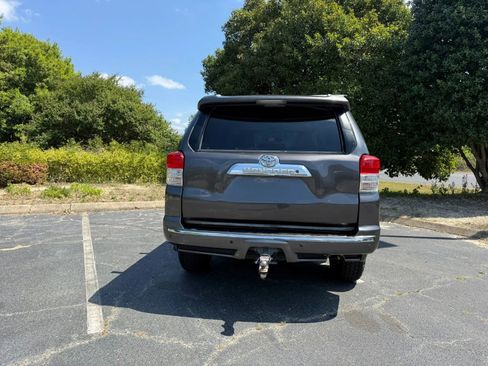 Used 2010 Toyota 4Runner SR5 RWD image 8